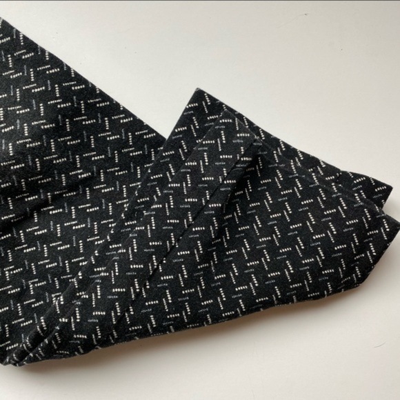 Gap • Black White Pattern Skinny Ankle Trousers - Picture 2 of 4